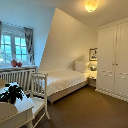Landhaus-duenenhof * Sylt